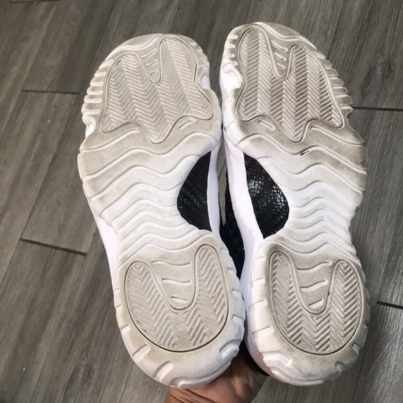 JORDAN AIR JORDAN FUTURE LOW BlACK SNEAKERS SIZE 10 - Picture 8 of 10